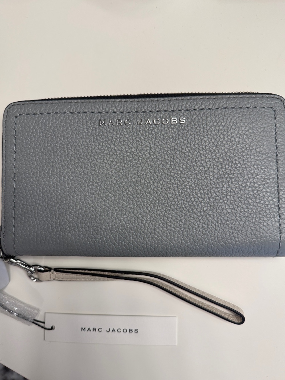 Marc Jacobs Light Gray Pebbled Leather Zip Wallet with Wristlet